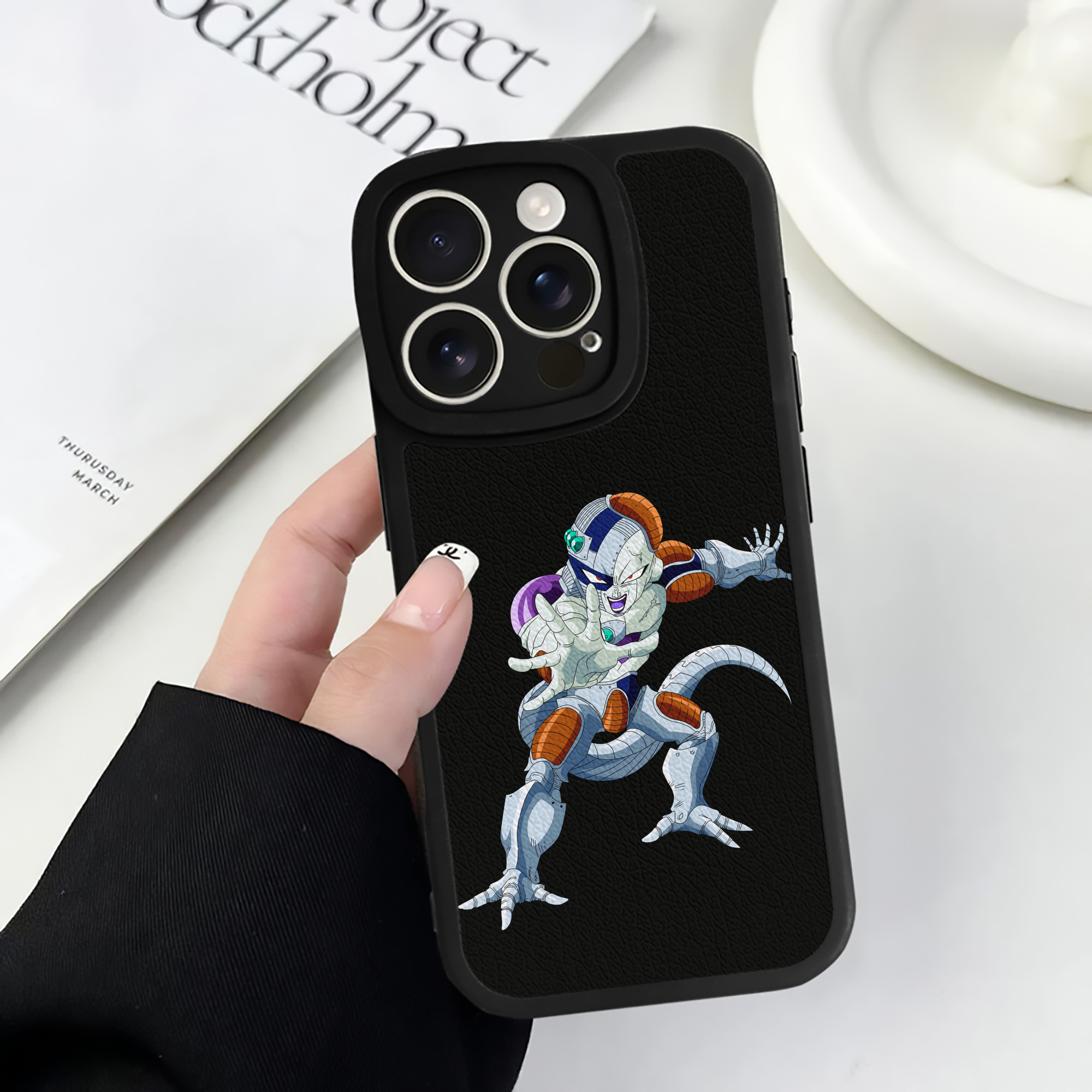 （画像用） ドラゴンボール フリーザ DRAGON BALL Frieza 【iPhone 16シリーズ対応】シリコンスマホケース（レザー調） 材質：シリコン